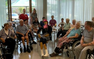 Kerwe Gretl zu Besuch im Regine-Kaufmann-Haus